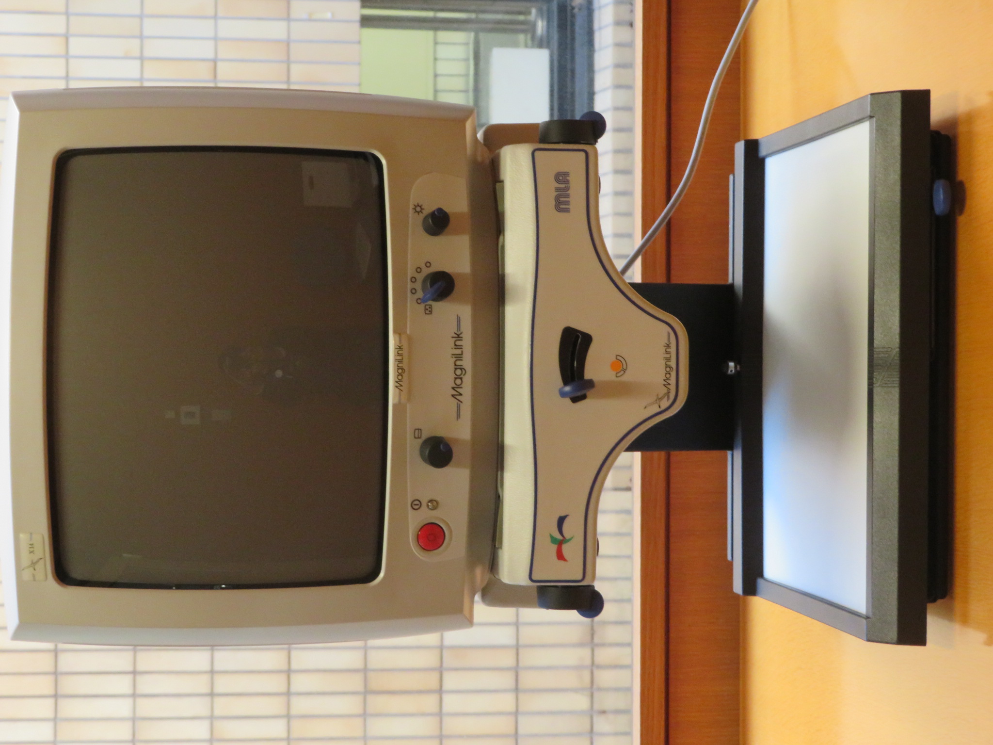 拡大読書器の写真